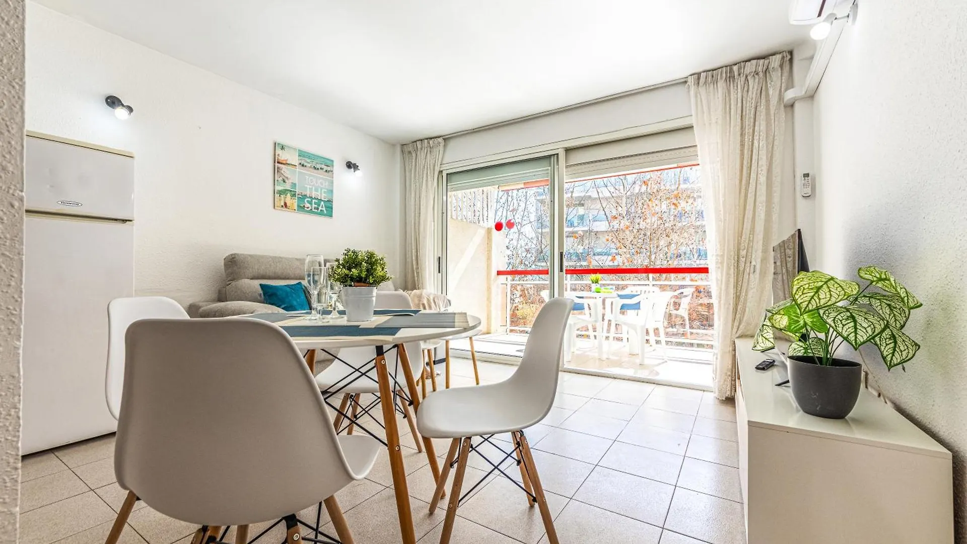 Apartment Apartamentos Varadero Arysal Salou Spain